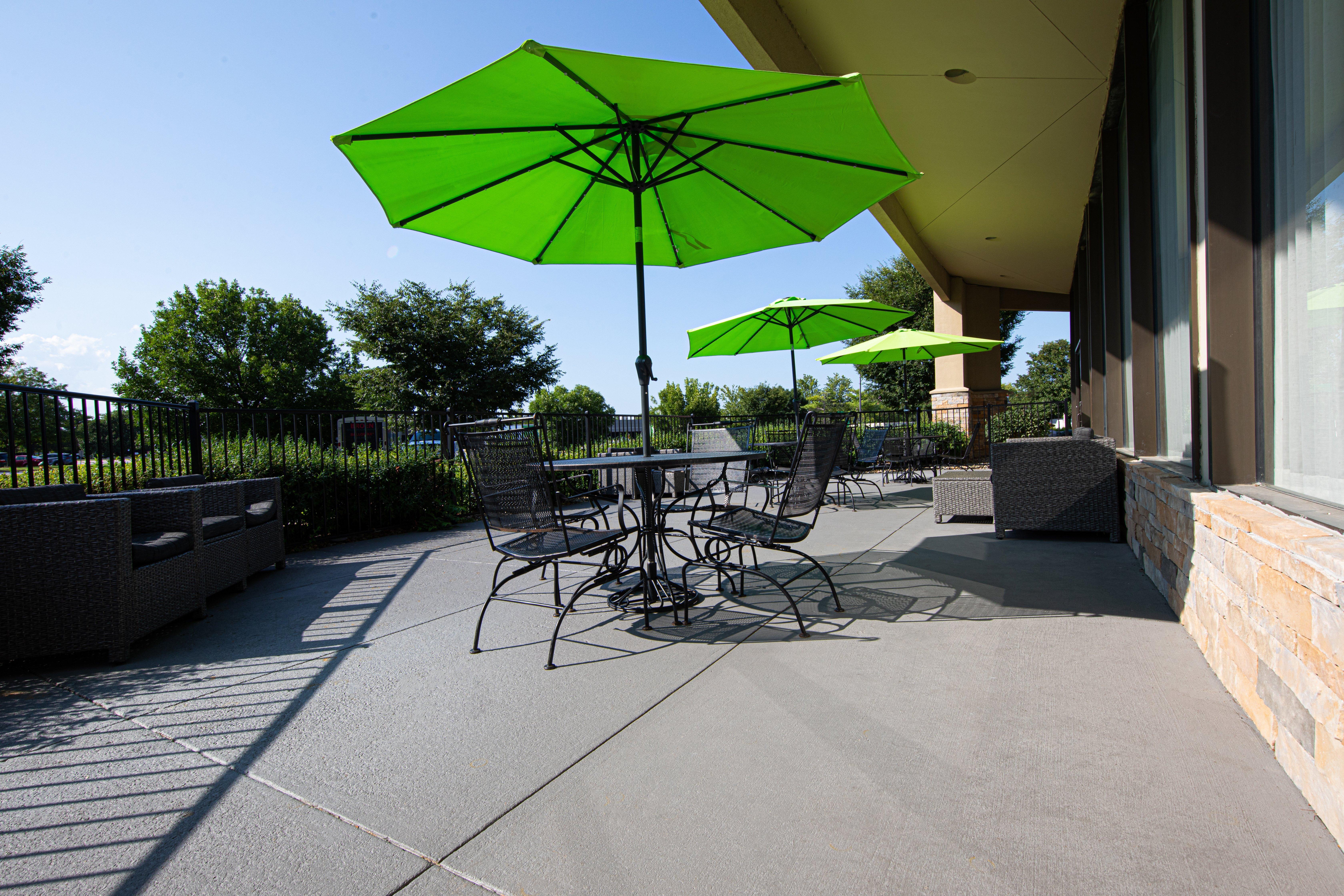 Отель Hilton St. Louis Airport Woodson Terrace Экстерьер фото