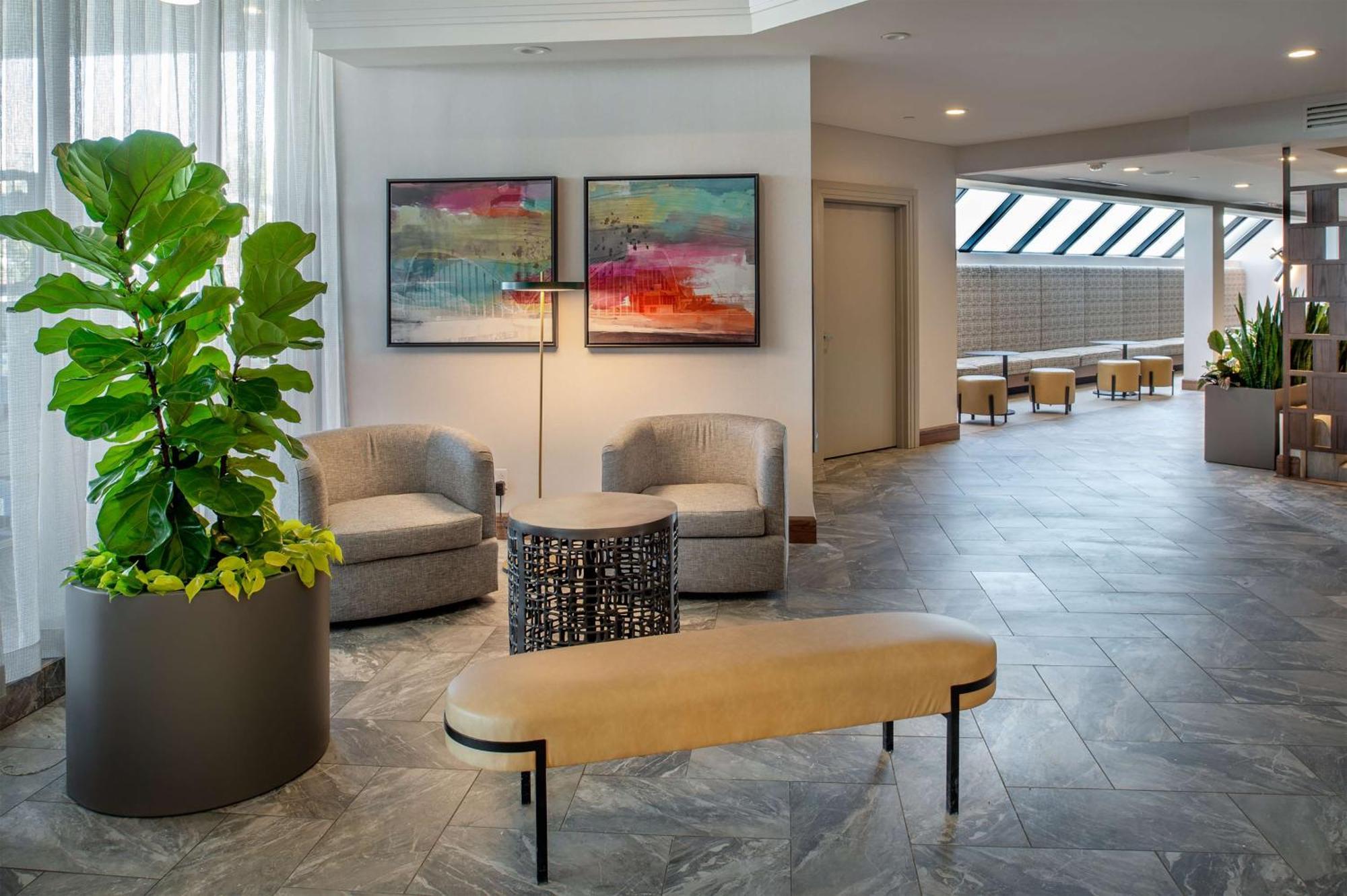 Отель Hilton St. Louis Airport Woodson Terrace Экстерьер фото